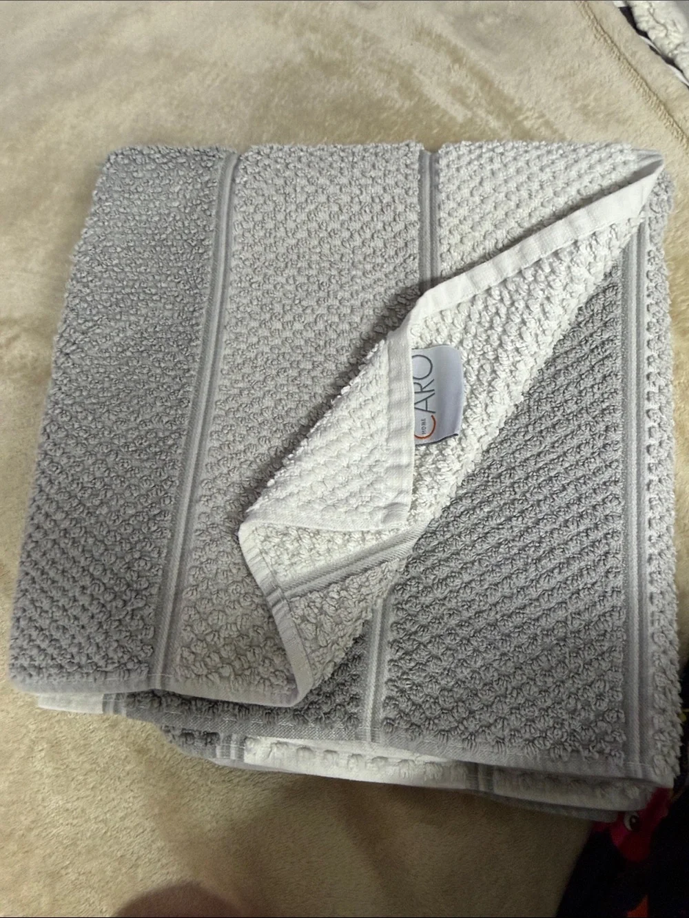 CARO Home 28”x55” Gray white Waffle Weave Bath Towel 100 %Cotton